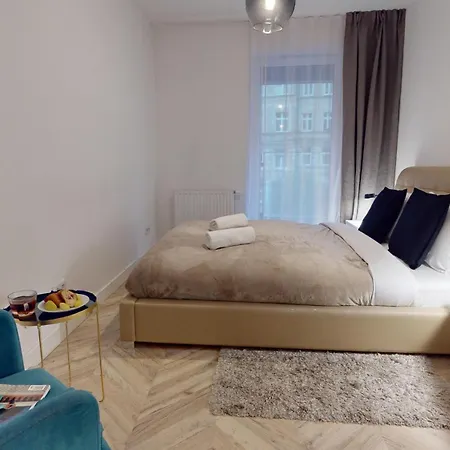 Apartment Kurkowa 14 By The River - 900 Steps To Market Wroclaw