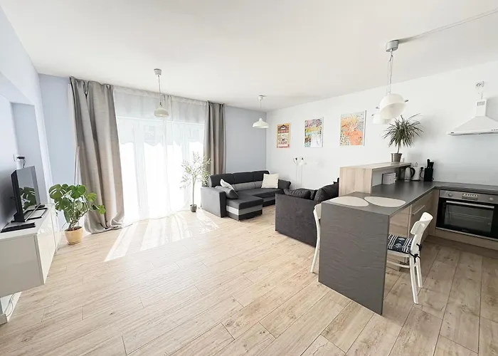 Apartment Kurkowa 14 By The River - 900 Steps To Market Breslau